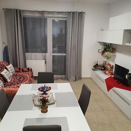 Lar Apartment Focşani Quarto foto