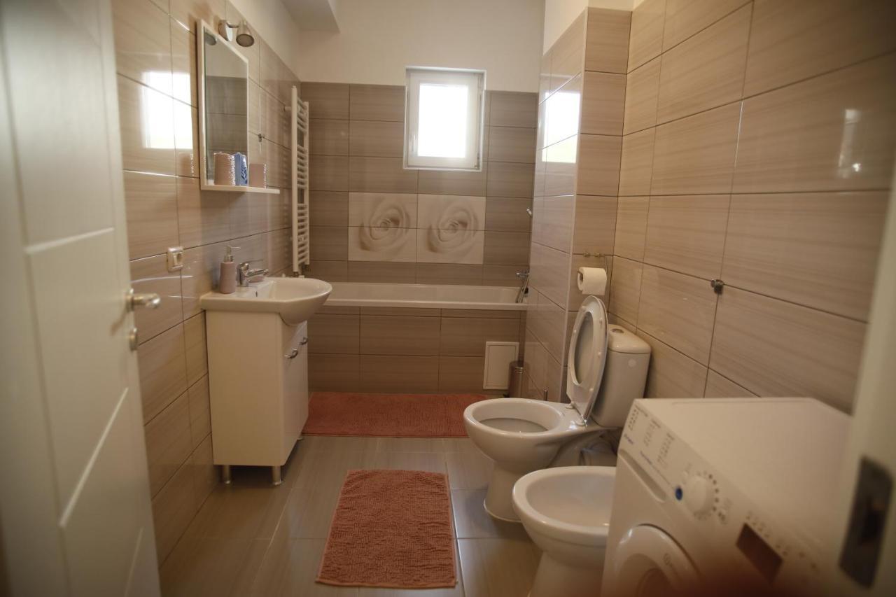 Lar Apartment Focşani Exterior foto