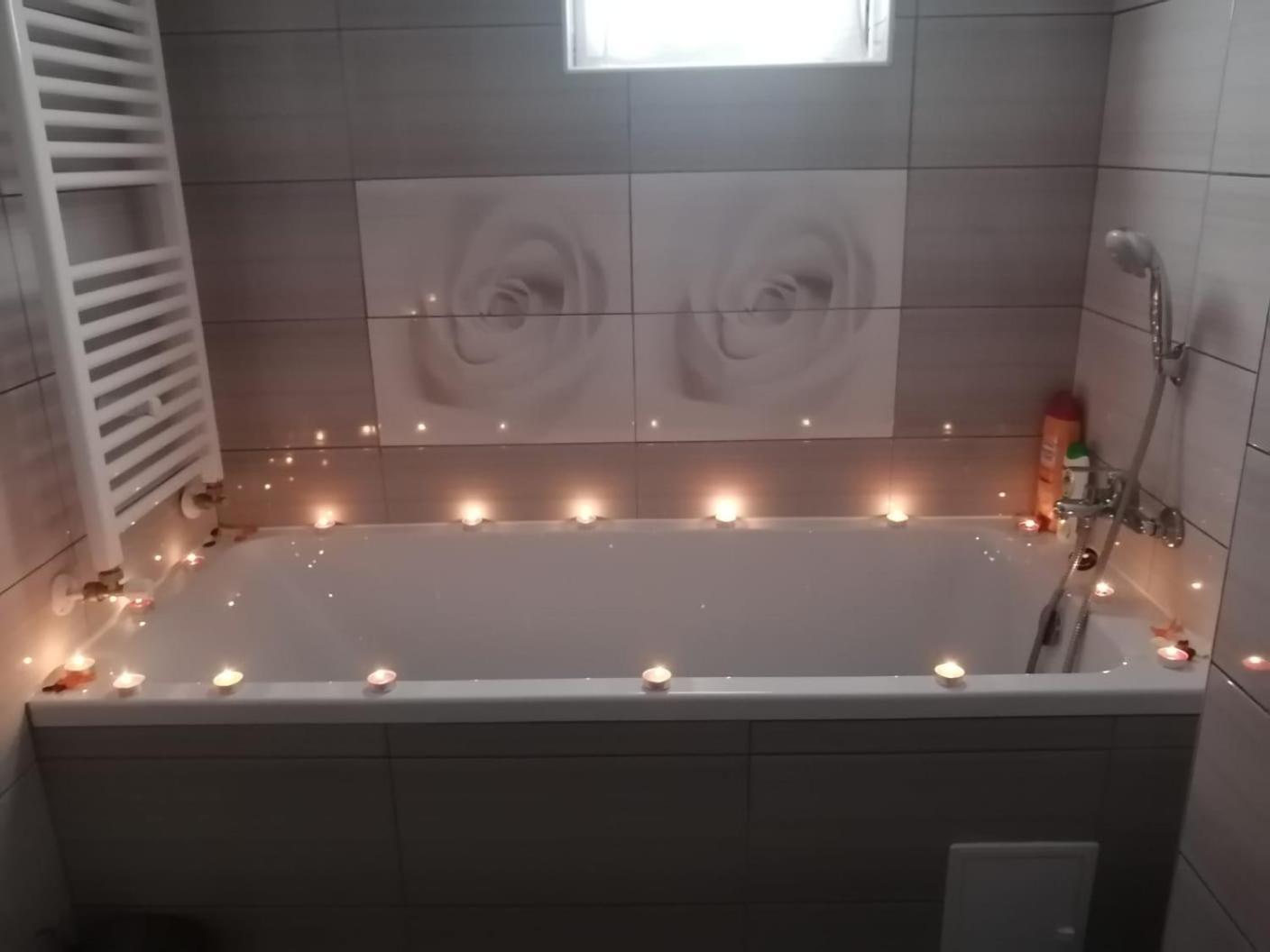 Lar Apartment Focşani Quarto foto