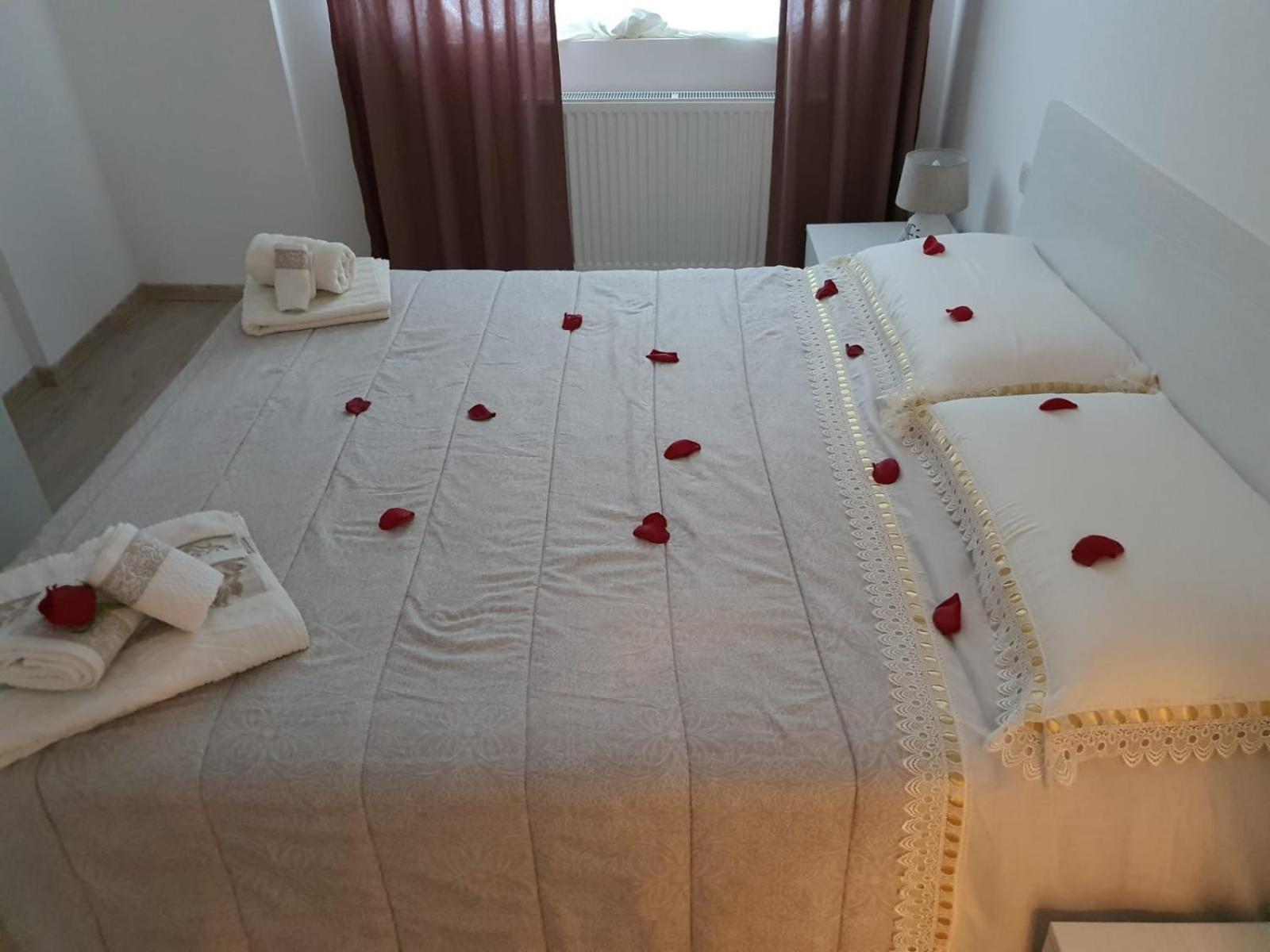 Lar Apartment Focşani Quarto foto